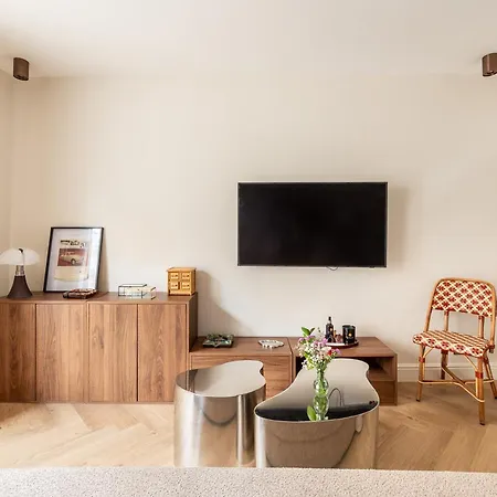 Charming 1br With Balcony - Near Arc De Triomphe 巴黎