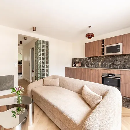 Charming 1br With Balcony - Near Arc De Triomphe Apartmán *