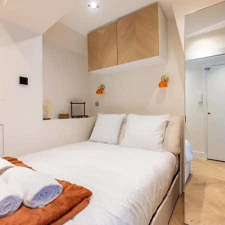 Charming 1br With Balcony - Near Arc De Triomphe *